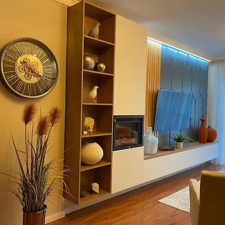 Lujoso Piso Con Chimenea Interior *